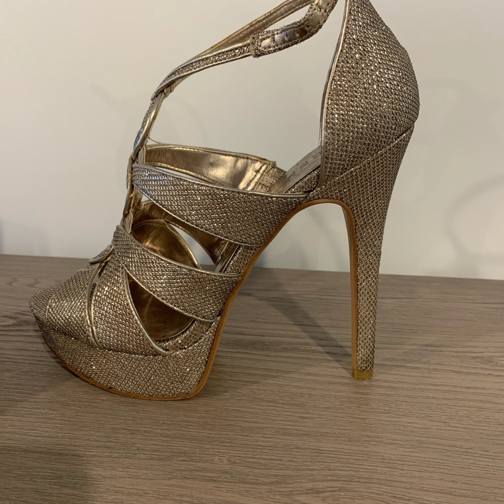 Guess heeled sandals in glittery gold
